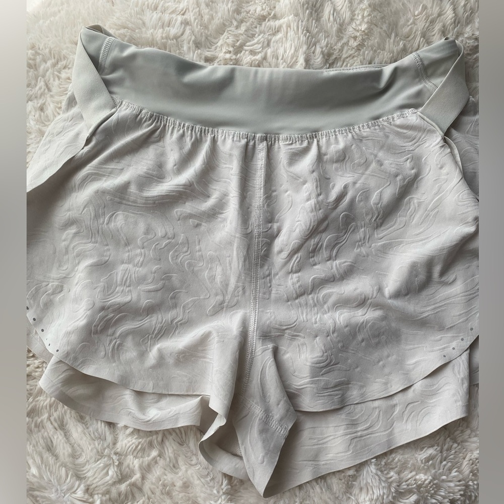 LULULEMON Fast and Free Reflective Shorts Airflow, Perfect Condition
